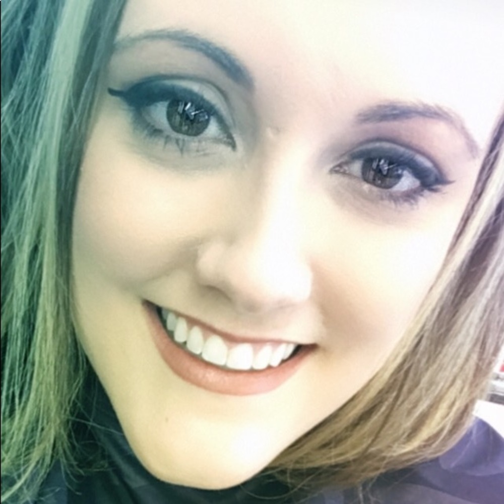 Meet your Posher, Ashley